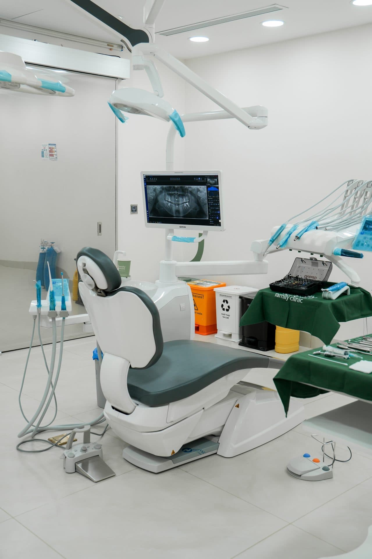 Operating Room + Recovery Suite 1